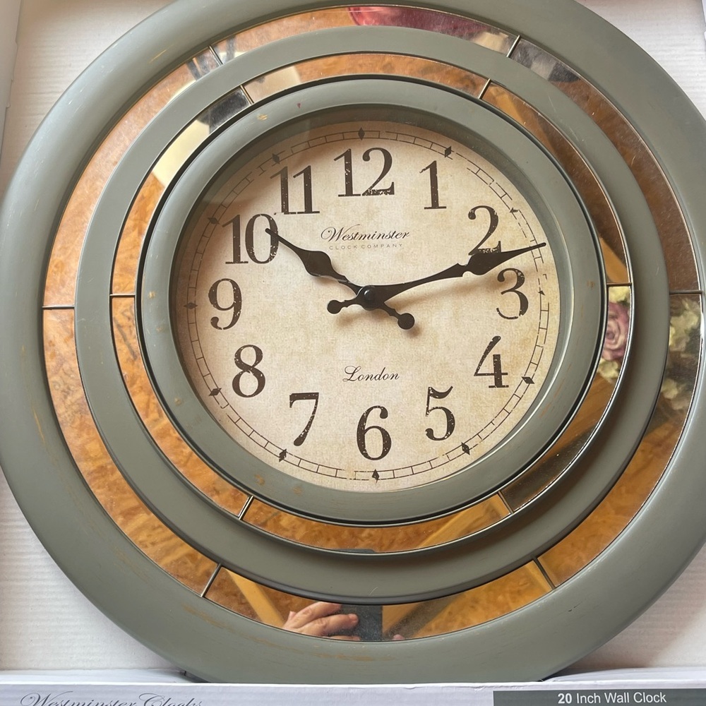 NWOT! Westminster London Gray and Gold Wall Clock